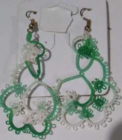 Brinco Renda Frivolite Modelo C45 Cor Verde Mesclado 7x3cm