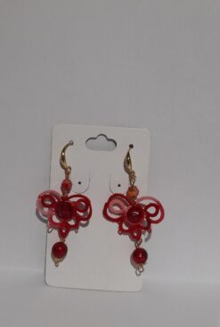 Brinco Renda Frivolite Modelo PJ02 Cor Vermelho Mesclado Banhado A Ouro 18k