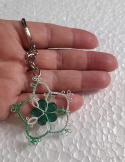 Kit Com 15 Chaveiros Lembrancinha Renda Frivolite Com Resina