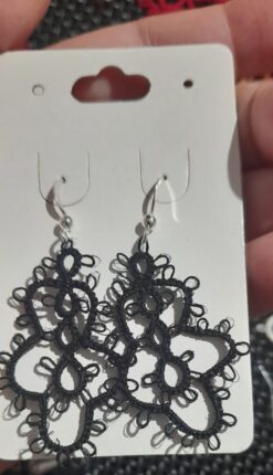 Brinco Frivolite Mod. CF112 Base Banhado À Ouro 18k Cor Preta