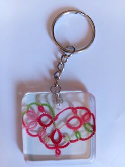 Chaveiro de Resina Com Detalhe Em Renda Frivolite Modelo AB7