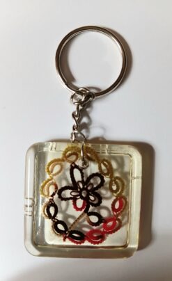Chaveiro de Resina Com Detalhe Em Renda Frivolite Modelo AB22