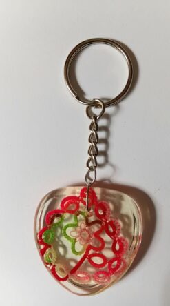 Chaveiro de Resina Com Detalhe Em Renda Frivolite Modelo AB19